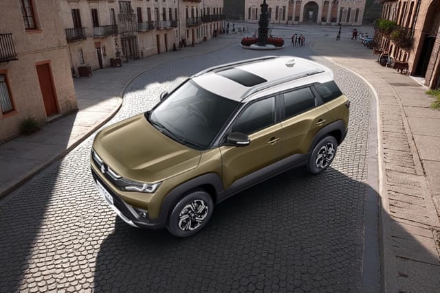 Color Brave Khaki With Arctic White Roof